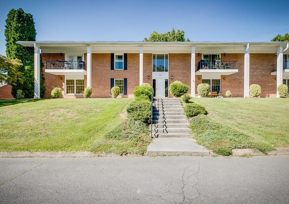 1st image of 1904 Manor Ct APT B