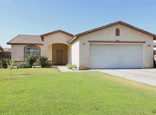 1425 Interlaken Dr, Bakersfield, CA 93307
