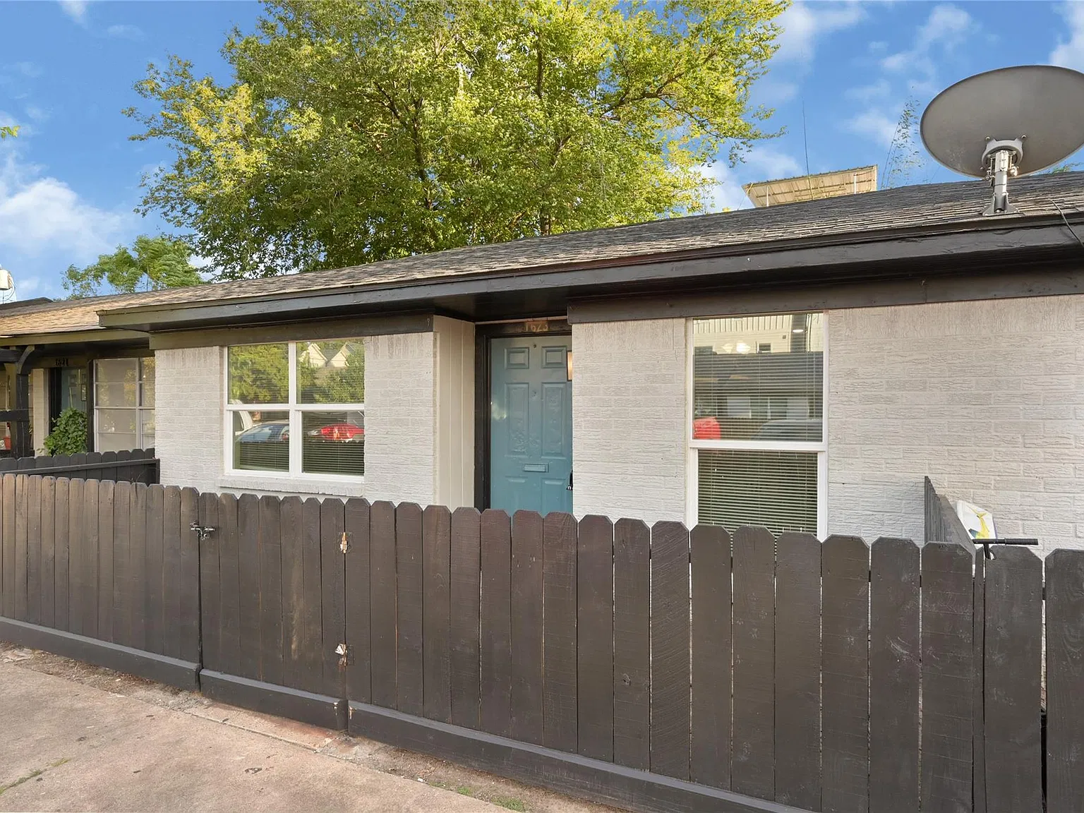 2 bed, 1.0 bath, 770 sqft, $1,200 — Photo 1