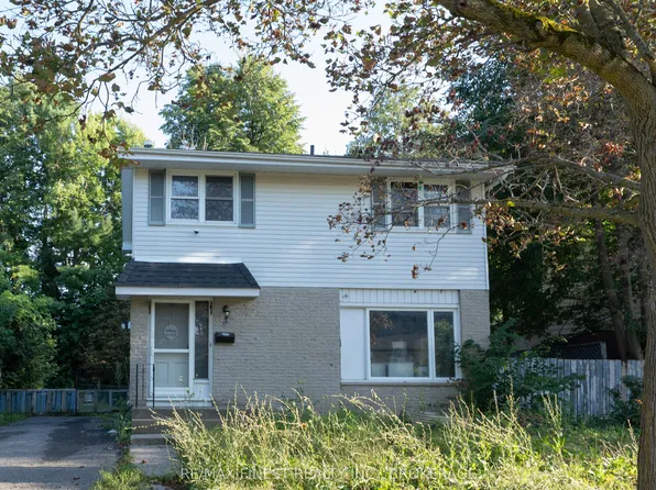 33 Calderwood Dr, Kingston, ON K7M 6L5
