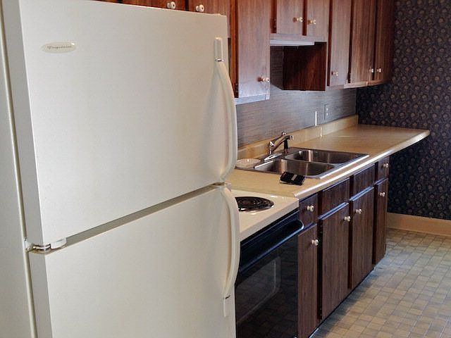 2nd image of 1214 S Main St