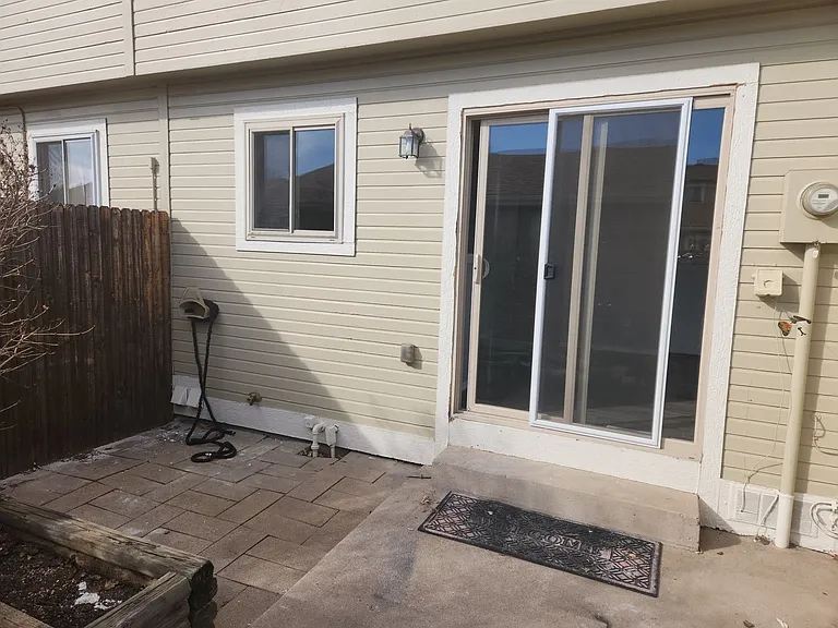 8069 Lexington Park Dr — Photo 16
