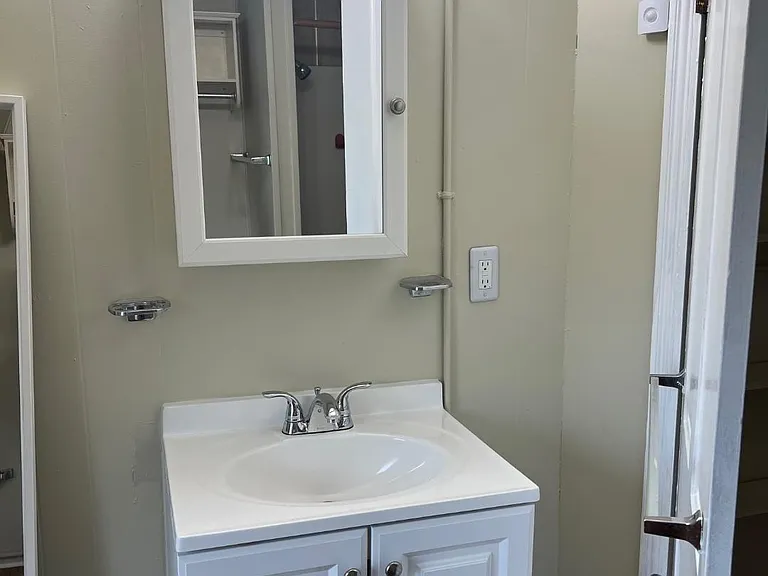 4710 Schley Ave #5 — Photo 8
