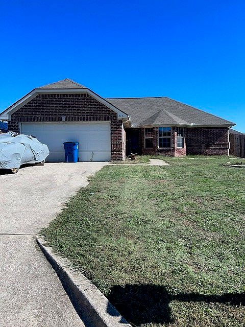1st image of 813 Greenview Ct