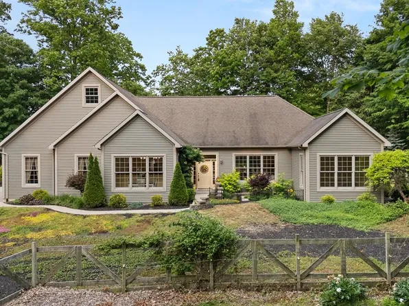 2949 Briarwood Dr, Tiffin, OH 44883