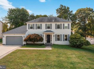 209 Fox Hollow Dr, Langhorne, PA 19053