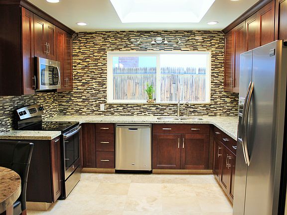 4th image of 4004 Hinsdale Ave