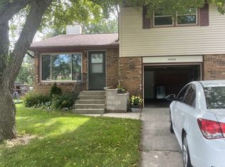 3296 Peterson Rd, Green Bay, WI 54311