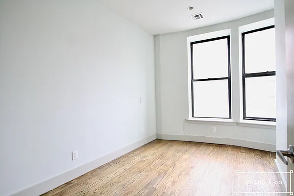 Rented by Grand & Co. | media 26