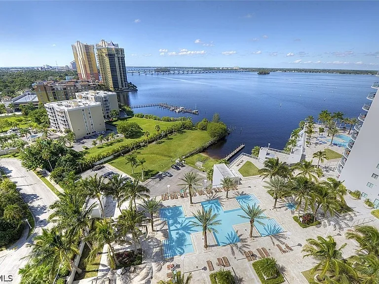 3000 Oasis Grand Blvd #407 — Photo 25