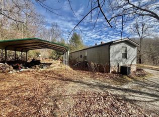 682 Long Branch Rd, Topton, NC 28781