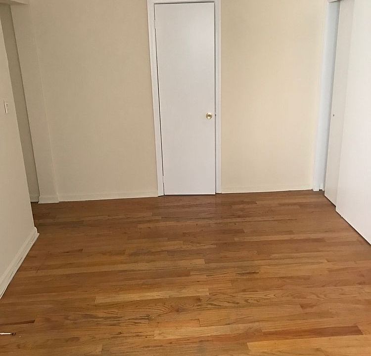 2nd image of 4150 46th St APT 4C