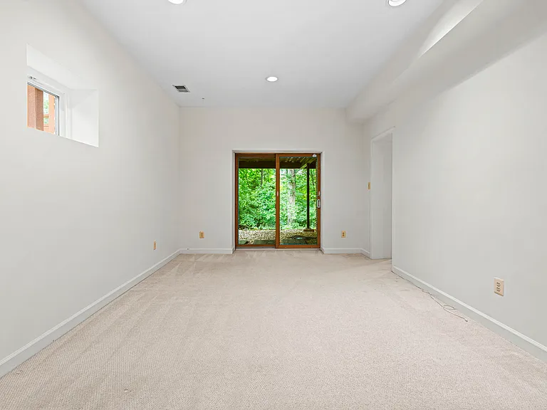 7926 Long Ridge Ct — Photo 31