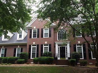 255 Stonehaven Dr, Fayetteville, GA