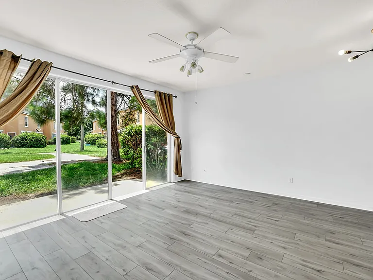4505 Saint Georges Ct — Photo 3
