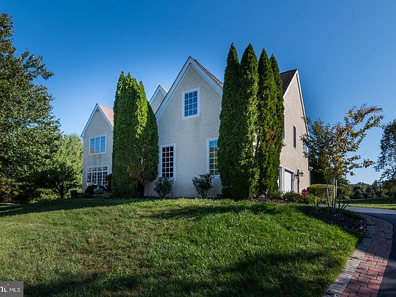 3rd image of 5 Warwick Ct