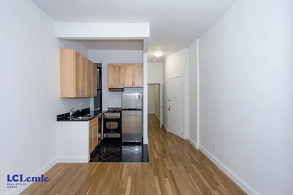 Rented by LC Lemle Real Estate Group | media 4