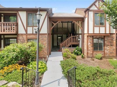 124 Foxwood Cir, Mount Kisco, NY, 10549