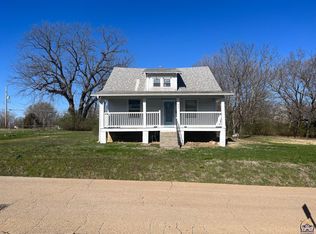 1005 SE Bellview Ave, Topeka, KS 66607