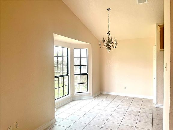 4th image of 8223 Woodland Willows Dr