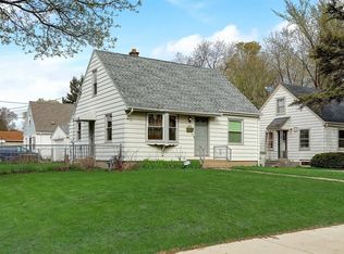 5305 N 49th St, Milwaukee, WI 53218