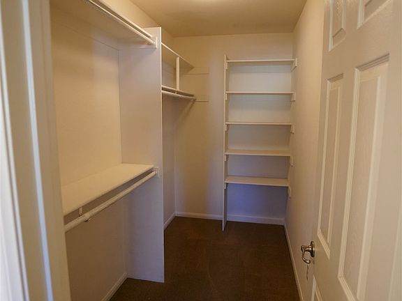 Master Bedroom Walk In Closet