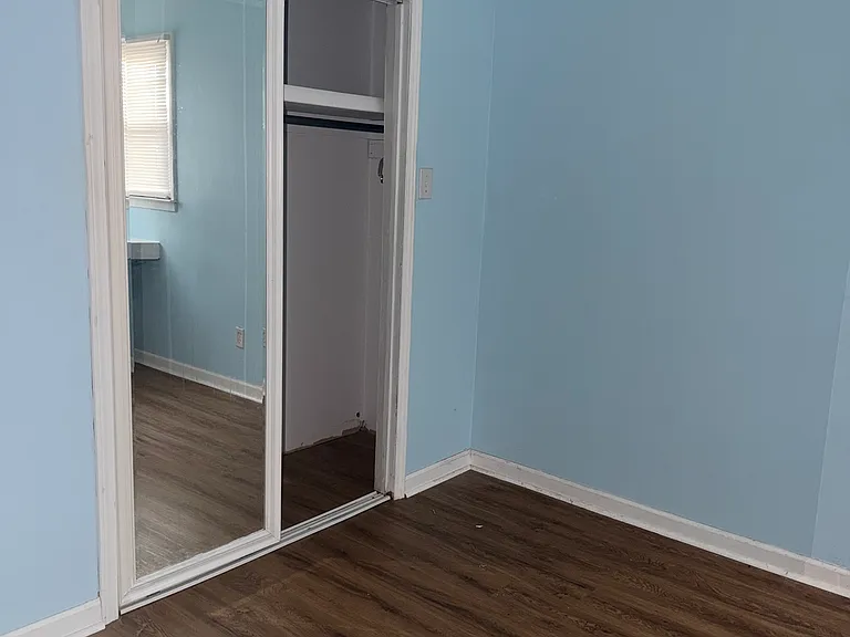210 Edison Ave — Photo 5