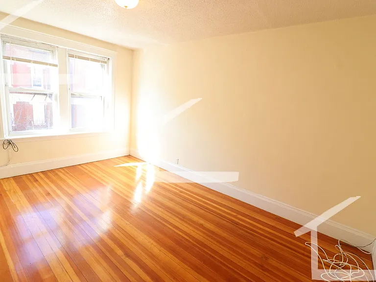 6 Barrows St #4 — Photo 10