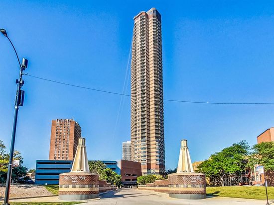 3660 N Lake Shore Dr APT 904, Chicago, IL 60613