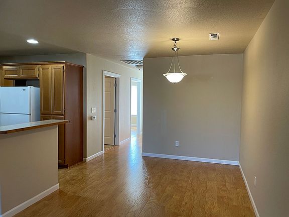 5th image of 319 S Haskell St