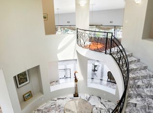 3656 Multiview Dr, Los Angeles, CA 90068