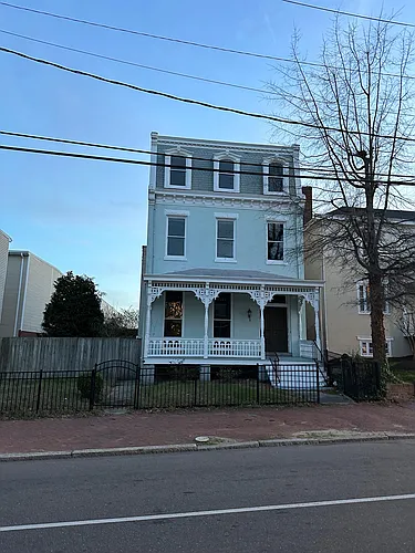 609 W Cary St Photo 1
