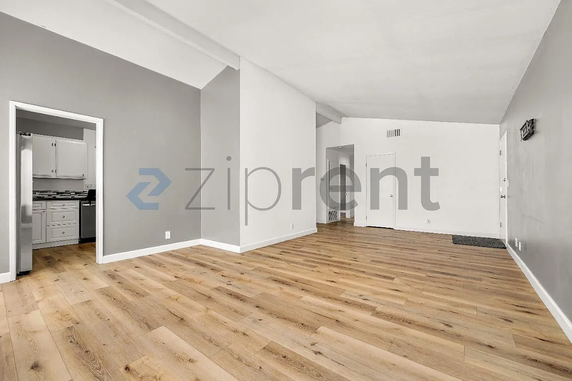 3 bed, 1200 sqft, $3,700 — Photo 3