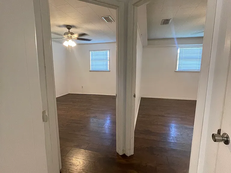 403 Live Oak St — Photo 5