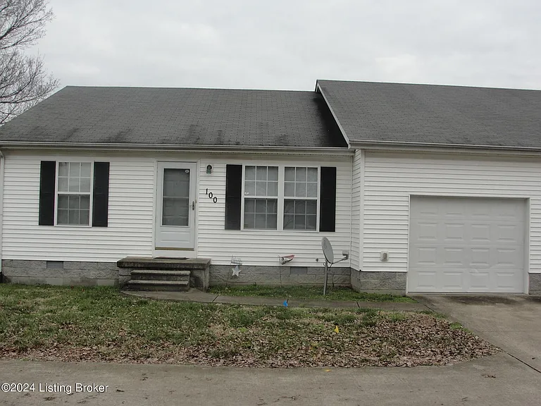 112 Laura Ln — Photo 1