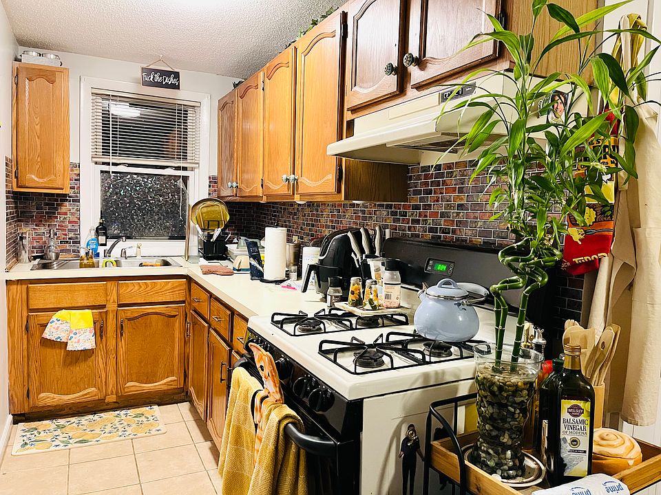 1st image of 30 Baker St #2