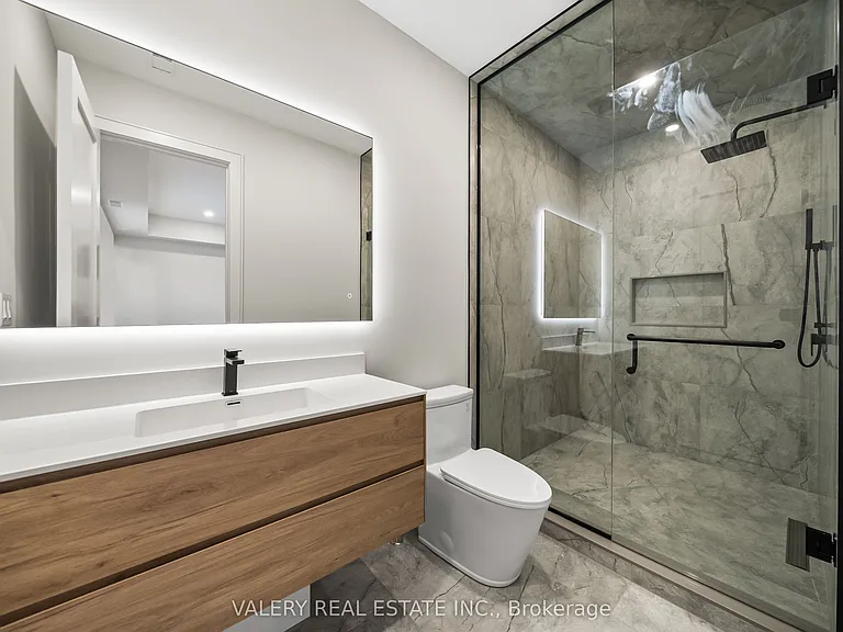 131 Dovercourt Rd #MAIN — Photo 17