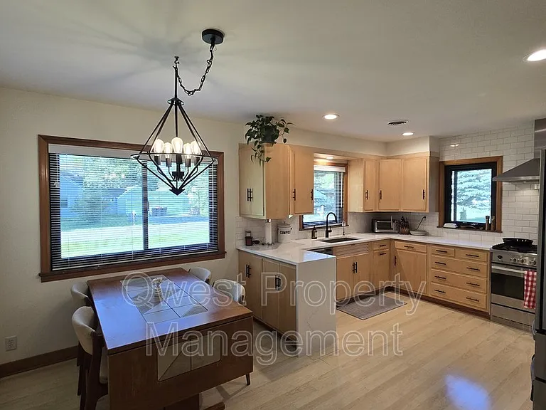 4663 Marigold St SE — Photo 8