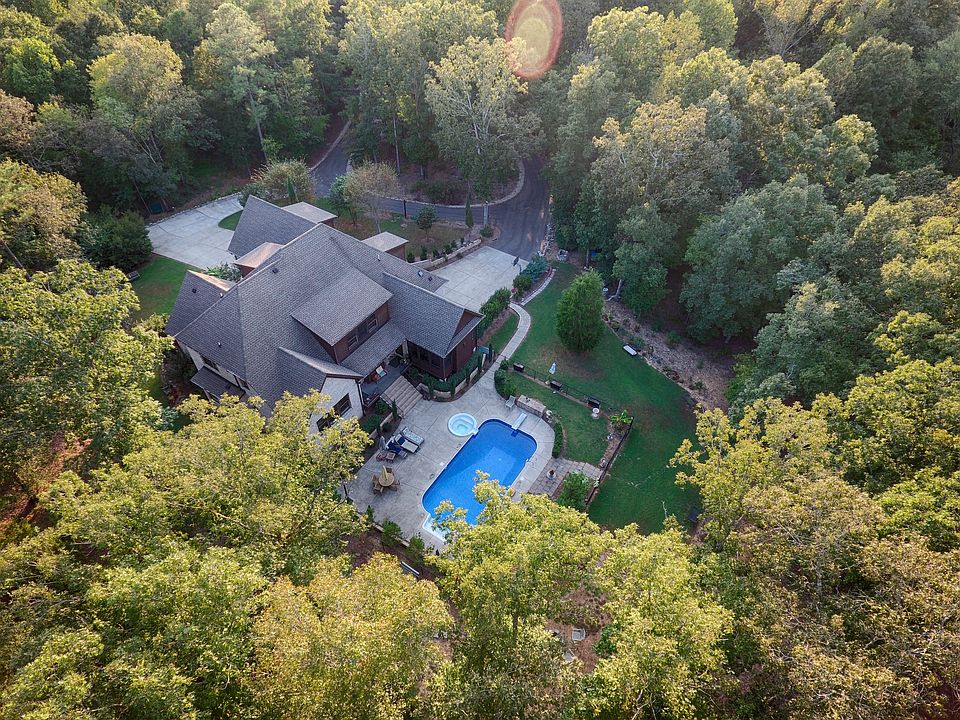 Gorgeous 7.33 acre retreat