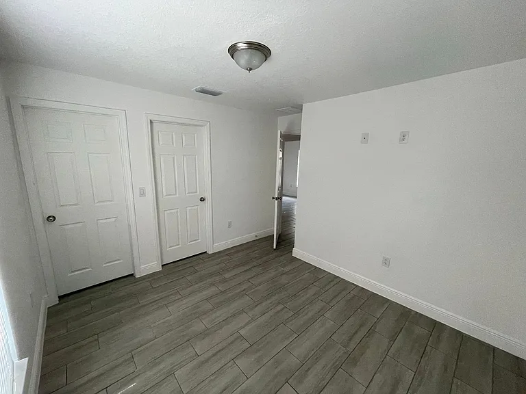 8417 N Seminole Ave — Photo 12