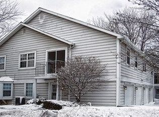 614 N Lake Shore Dr, Palatine, IL 60067