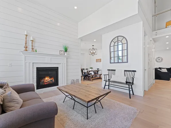 16466 103rd Ave, Surrey, BC V4N 1Y6