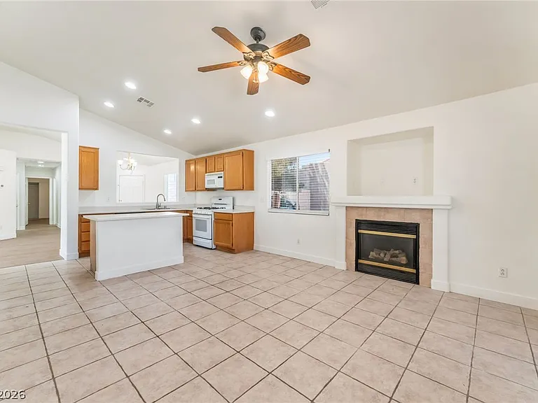 8924 Colorful Pines Ave — Photo 10