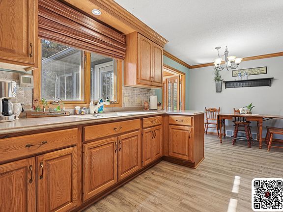 5th image of 908 Pleasantview Dr SE