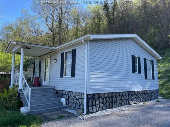 4900 & 4904 Jonquil Dr, Charleston, WV 25306