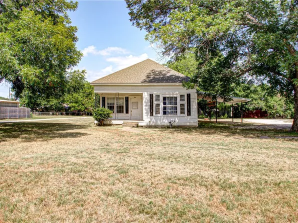 304 Live Oak St, Valley Mills, TX 76689