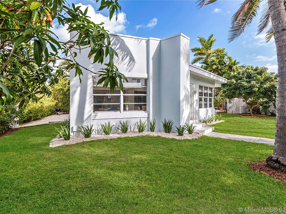 2nd image of 2901 Royal Palm Ave