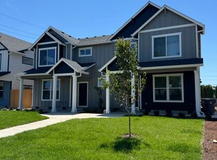16 Sand Ridge Ct, Lebanon, OR 97355