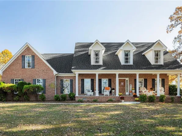 2131 Scalesville Rd, Summerfield, NC 27358