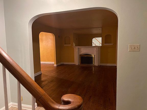 4th image of 8318 Knollwood Dr